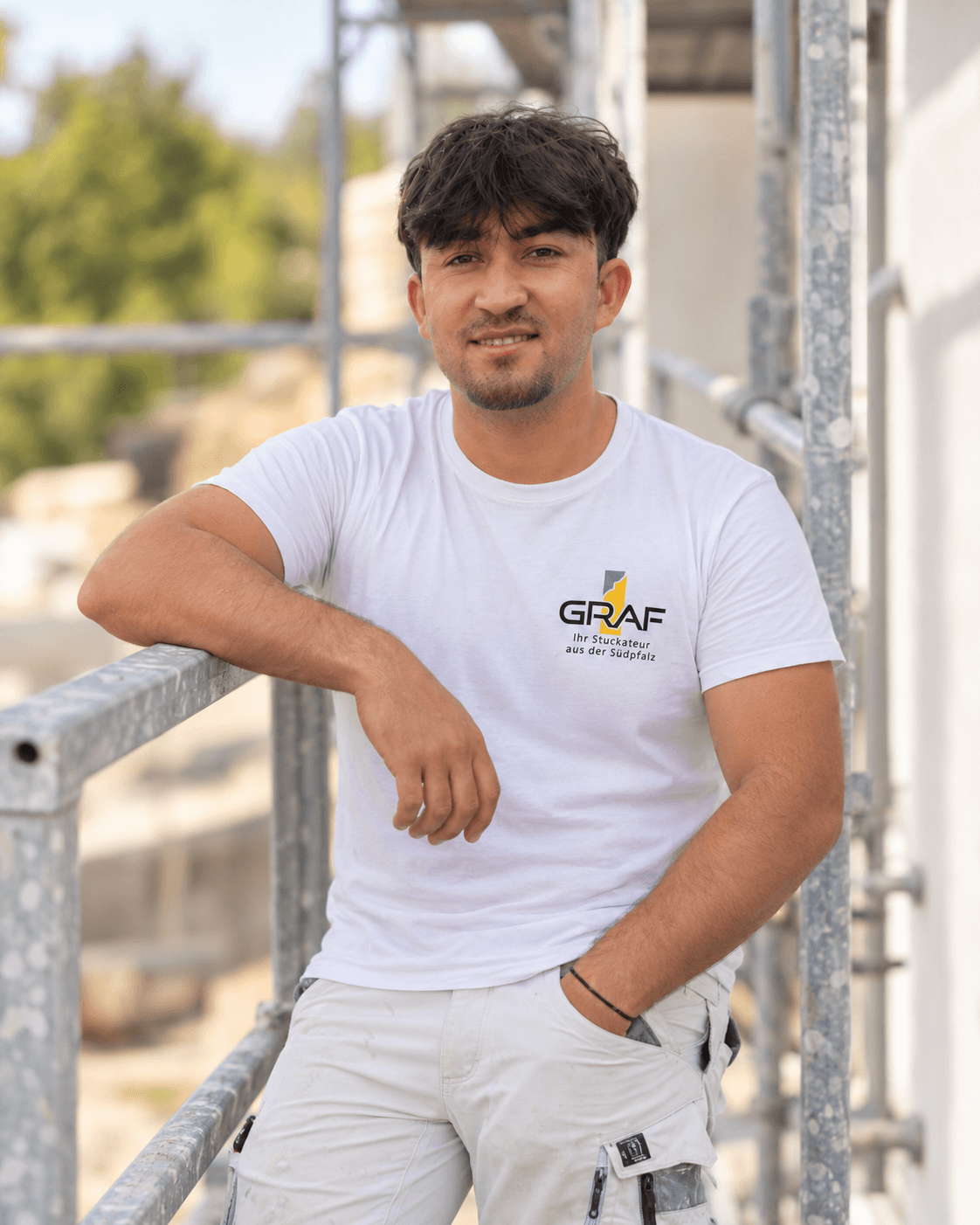 Porträt von Zabi Rizwan, Auszubildender im Gipser- und Stuckateurhandwerk